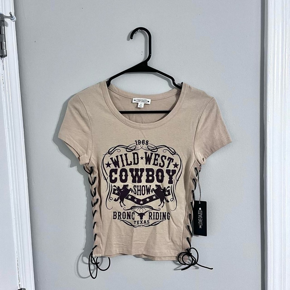 NWT Love dazed tan cowboy graphic lace-up crop tee